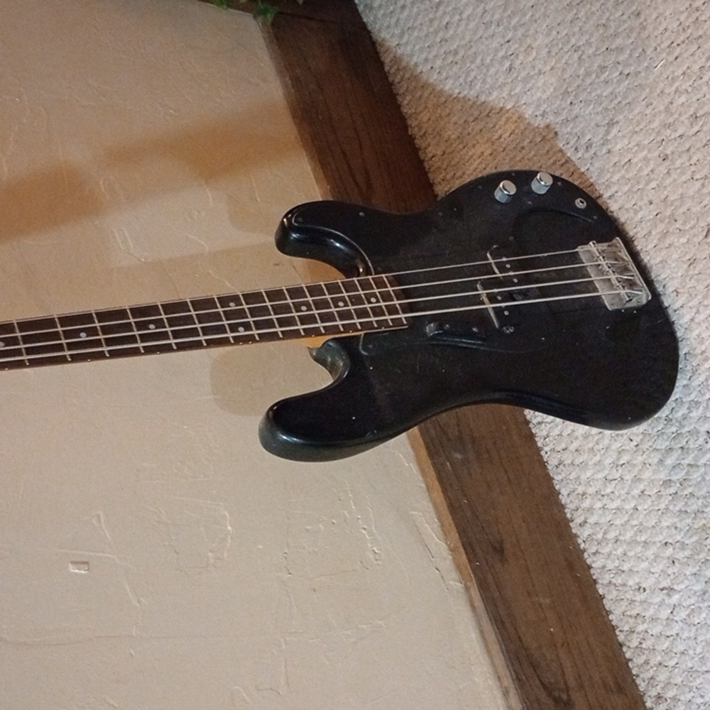 Silvertone bass guitar